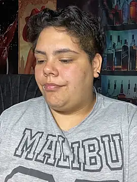 Hailey_Curvy élő XXX-chatje