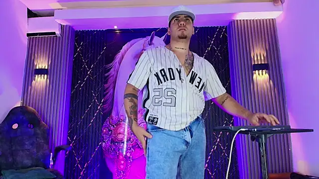 Iam_Josue- Live XXX-Chat