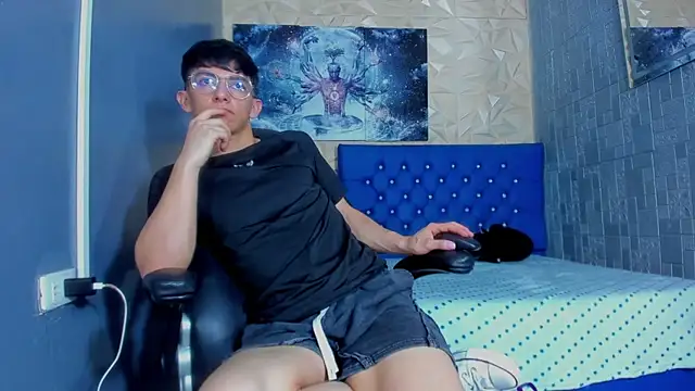 ElanGiraldo 现场XXX聊天