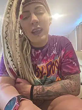 Chatroom XXX en direct de PinkTheHawk