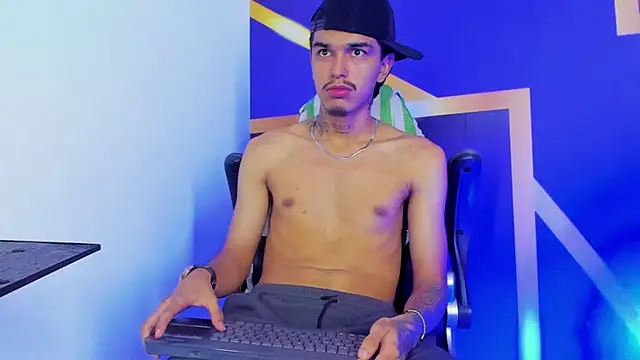 Pokazy przed kamerką – tayson_rigs