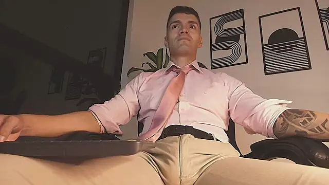 ALPHA_DOMINUS_ live XXX chat
