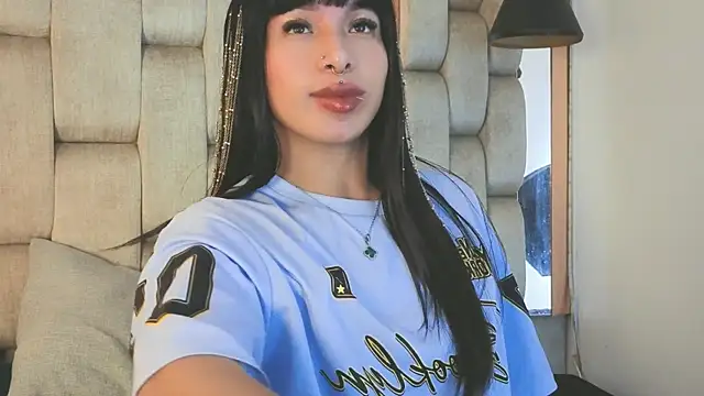 MeelFox Chat XXX live