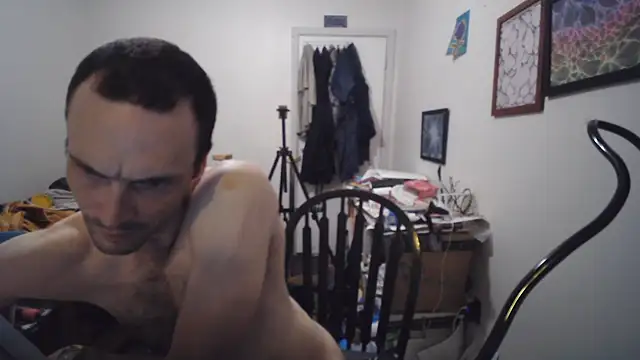 Chatroom XXX en direct de JohnnyMoves