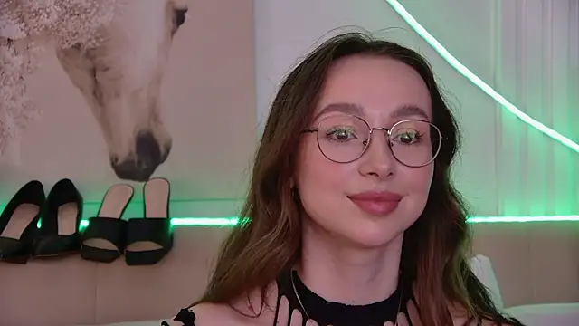 Emily_Simon Adlı Modelin Canlı XXX Sohbeti