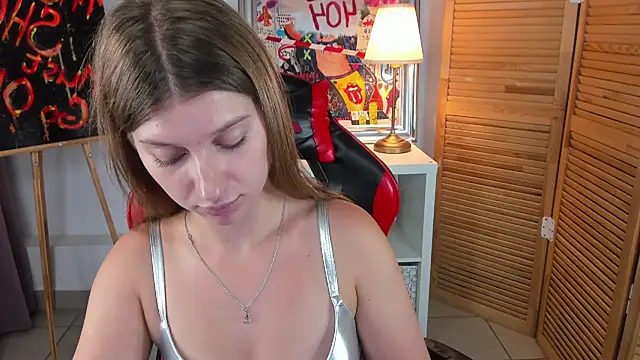 katymeaw Adlı Modelin Canlı XXX Sohbeti