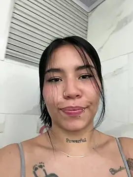 Elodie221's Live XXX Chat