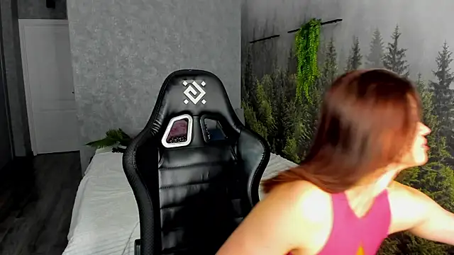 XXX chat uživo modela Maya-Mimi