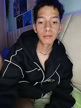 heyy_noah11 Adlı Modelin Canlı XXX Sohbeti