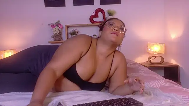 Czat XXX na żywo – nairagold_