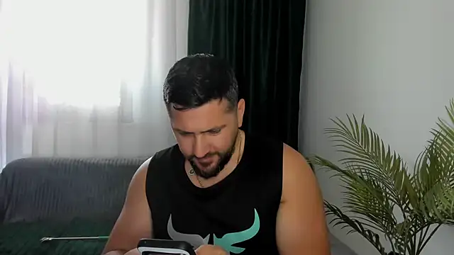 Gold_Alpha_Boy Adlı Modelin Canlı XXX Sohbeti