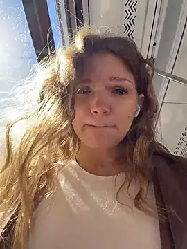 StreetSquirt Adlı Modelin Canlı XXX Sohbeti