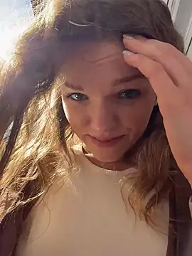 StreetSquirt live XXX chat