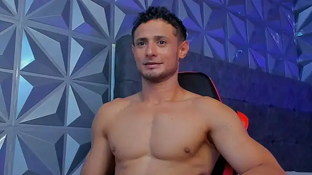 XXX chat uživo modela Adonys_Lewis_