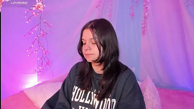 Mey_moon Chat XXX in diretta