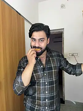 Royalboy_03 Adlı Modelin Canlı XXX Sohbeti