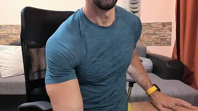 HotHunkTrainer Chat XXX live