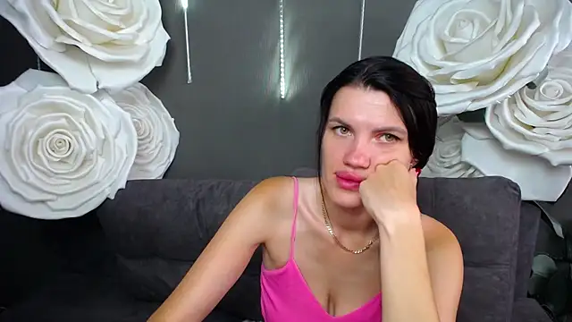 MilaLoona 现场XXX聊天