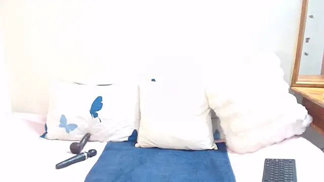 Tinnypussie Live XXX-Chat