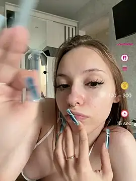 Chat +18 de JulyOwens ao vivo