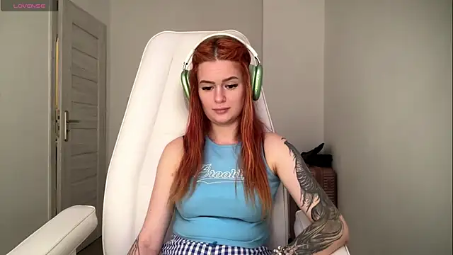 NatureWingless Chat XXX in diretta