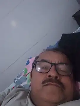Misterymem63 élő XXX-chatje