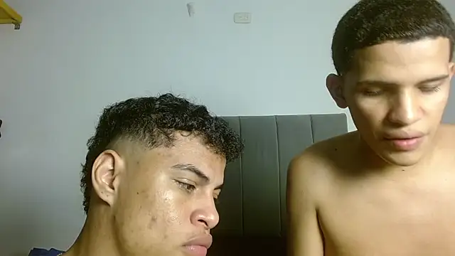 Jose_And_Daniel's Live XXX Chat