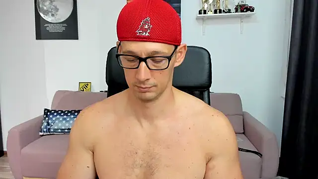 BrutusK08's Live XXX Chat