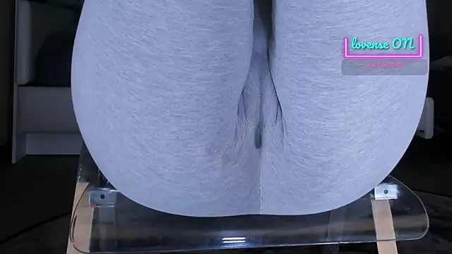 Czat XXX na żywo – Cameltoe_squirt_inPants