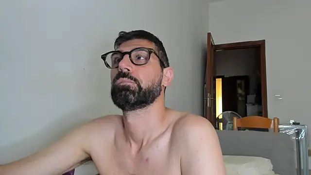 RyuKenZen live XXX chat
