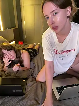Nura_n_Sarah's Webcam Show