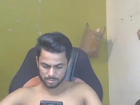 Stubborndesiboy live XXX chat