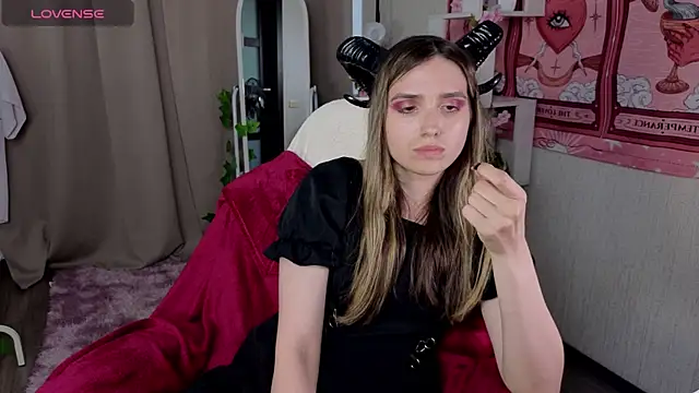 NocturneHuntress Adlı Modelin Canlı XXX Sohbeti
