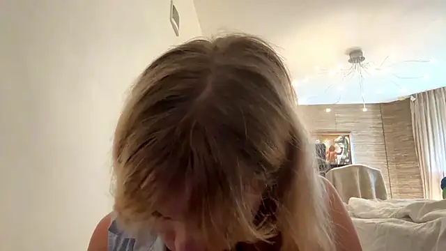 SERBIAN_KISS Adlı Modelin Canlı XXX Sohbeti