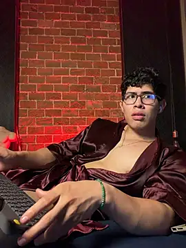 Chat +18 de GrayAndrews ao vivo