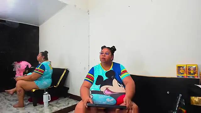 Lynn_Jones' Live XXX Chat