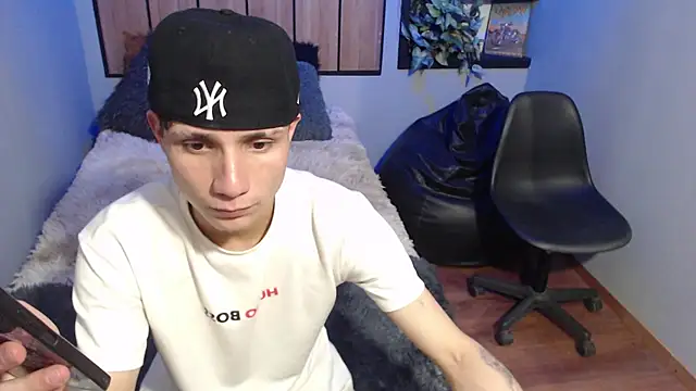 Chat +18 de Yao_23 ao vivo