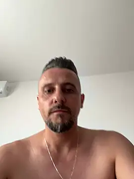 InsaneMattt live XXX chat