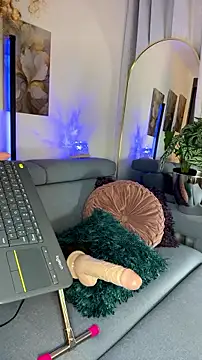AlexaRey's Live Chat Room