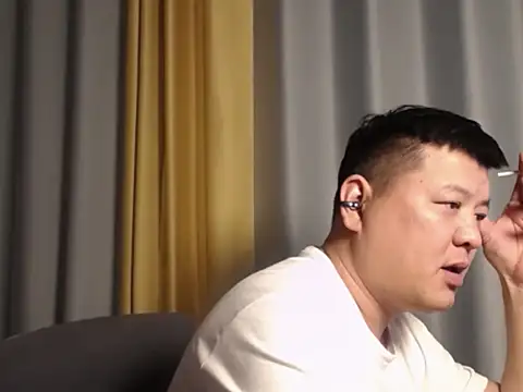 zhang1118's Live Chat Room