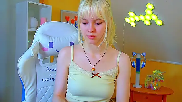 HannahHollis' Live XXX Chat