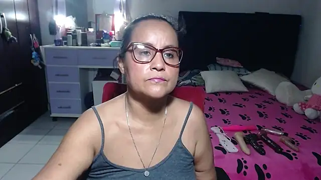 pervert_mommy_'s Live XXX Chat