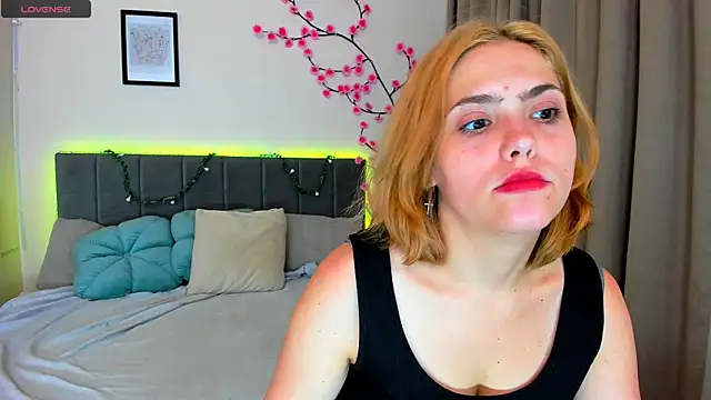 DellaRows Live XXX-chat