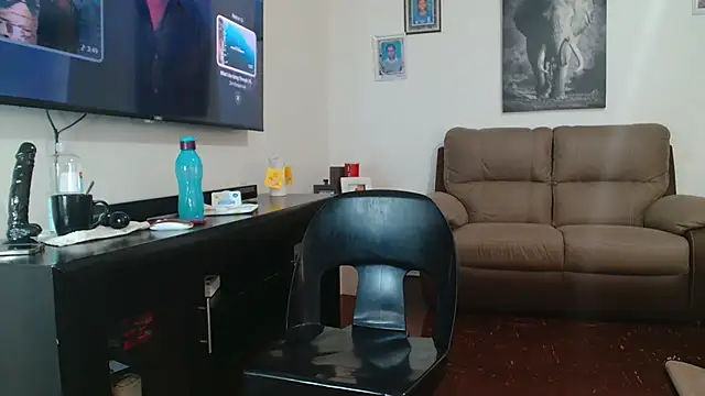 Chat +18 de Hotcougar ao vivo