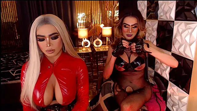 MonstrousCockDiva live XXX chat