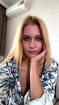 KikiWatson XXX чат на живо
