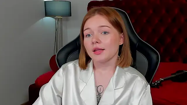 ElinaVale XXX чат на живо