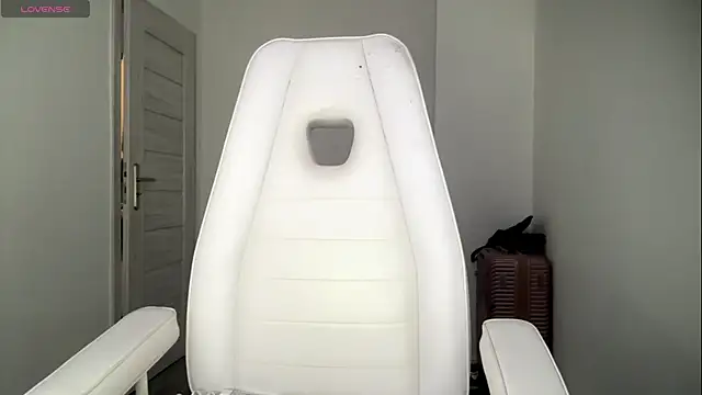 NatureWingless XXX чат на живо