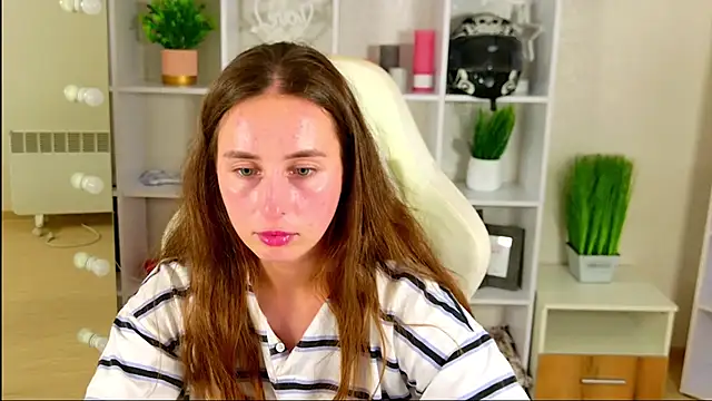 NadinnL live XXX chat