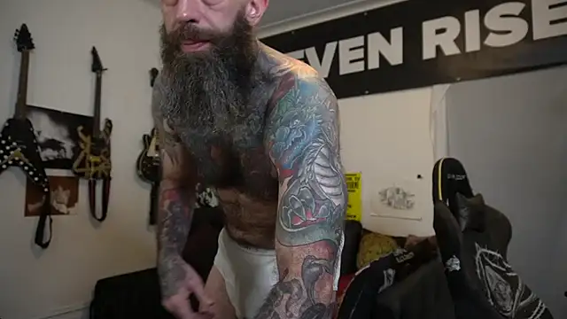 Chat +18 de StevenRiseNYC ao vivo